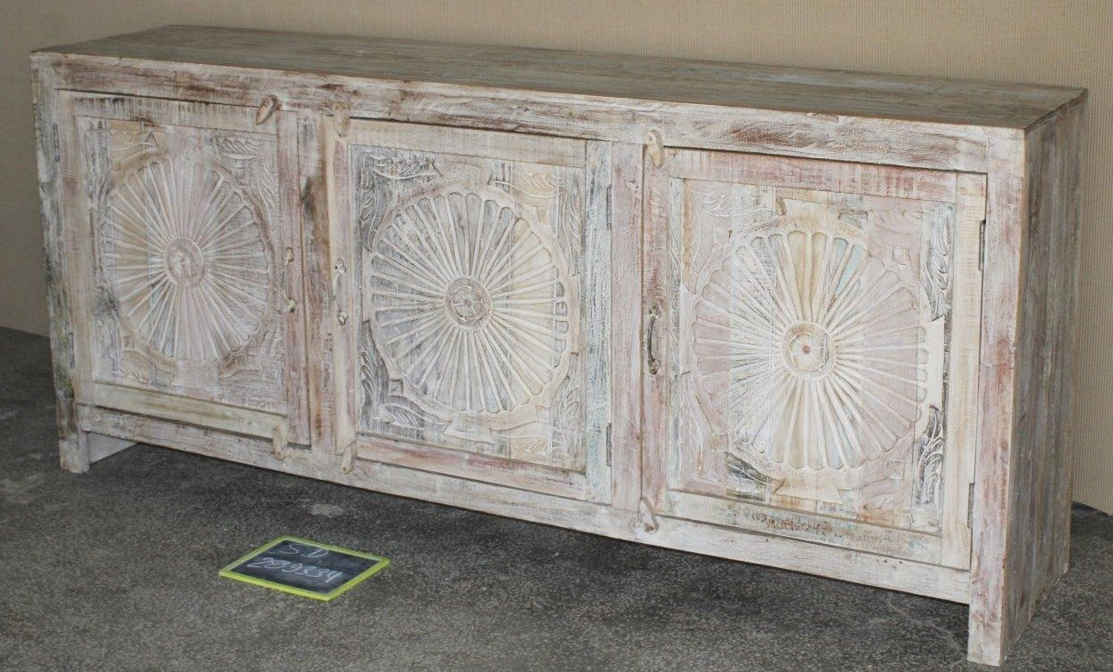 WD SIDEBOARD 152