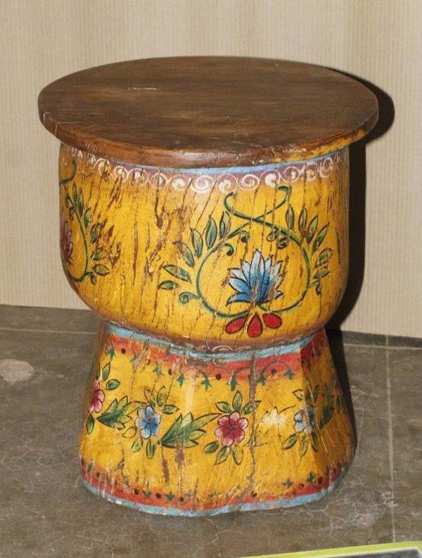 WD PAINTED SIDETABLE 105