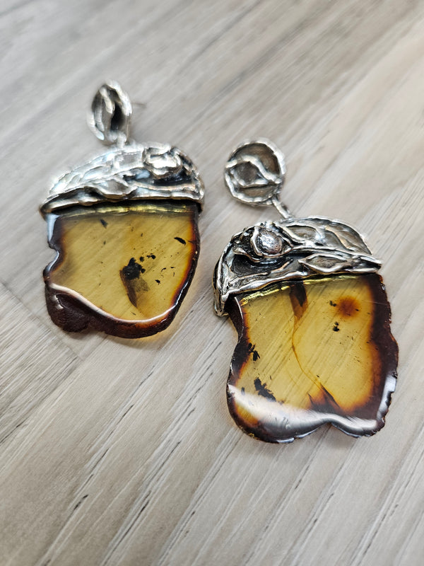 Amber wide Slice w/ Cap Pst Earrings