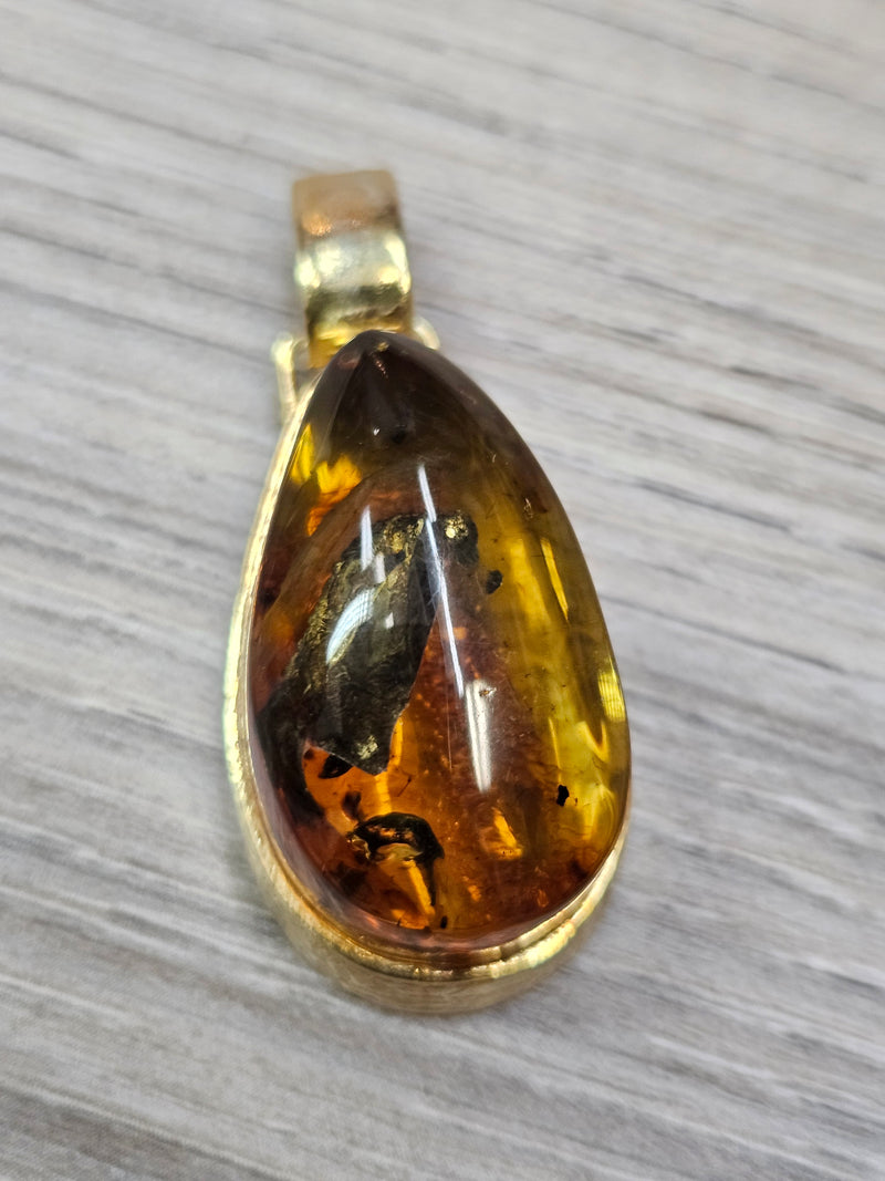 Oval Cab Amber Pendant