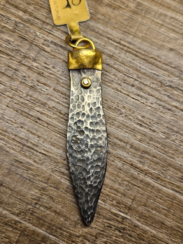 Arrow head diamond 24k gold pendant