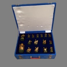 WOOD GOLD PAINTED CHESS SET 065