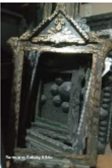 Wood & Gold Leaf Carved Mirror