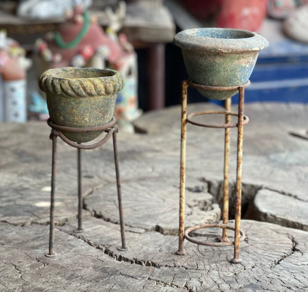 Mini clay cups on Stand