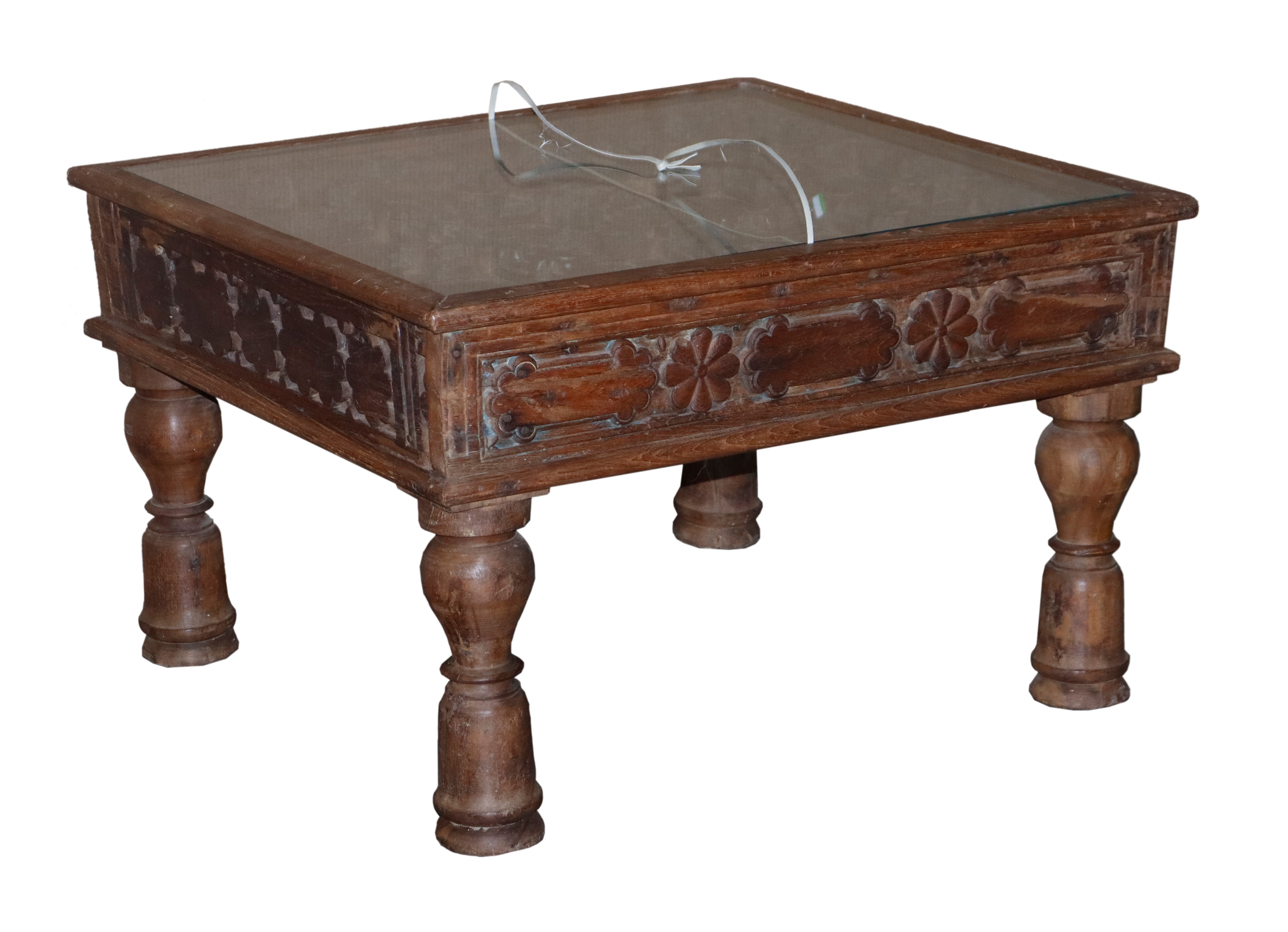 WD COFFEE TABLE WITH GLASS 330