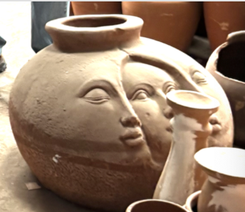 3 Moon Faces Pot Large Soft White 166